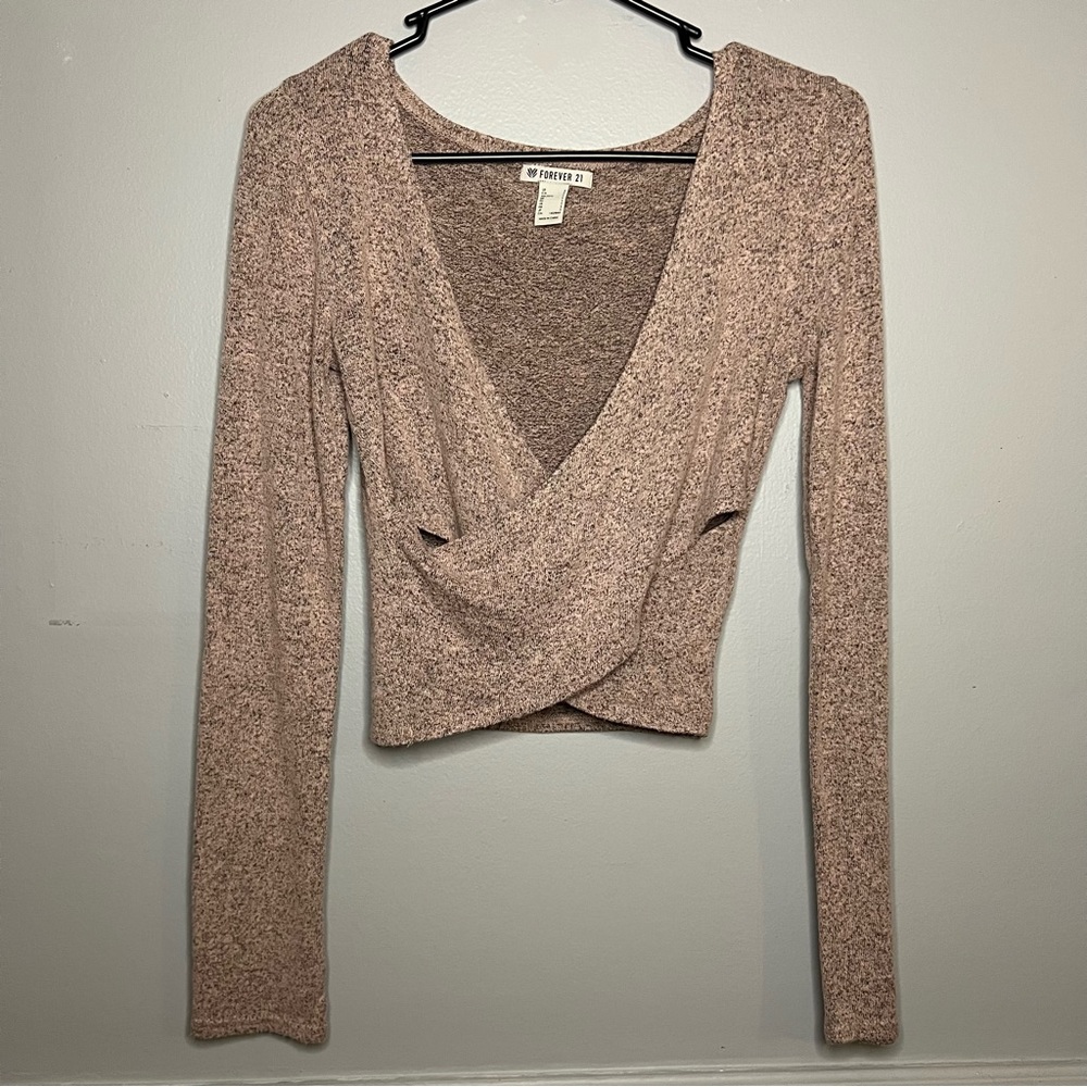 FOREVER 21 Long Sleeve cropped shirt